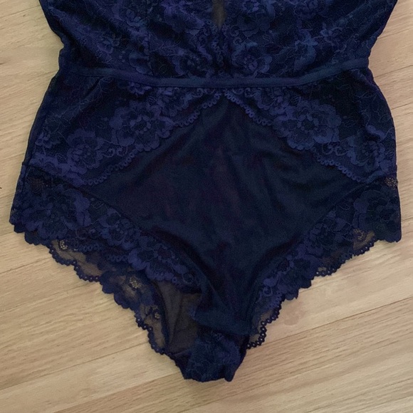 H&M Lace & Mesh Bodysuit - Picture 3 of 7